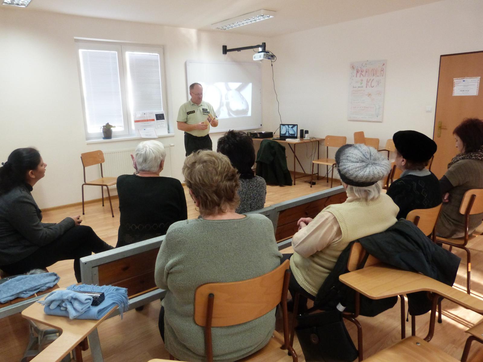 Fotogaléria Polícia radí seniorom 27.1.2017 (4) Polícia radí seniorom 27.1.2017
