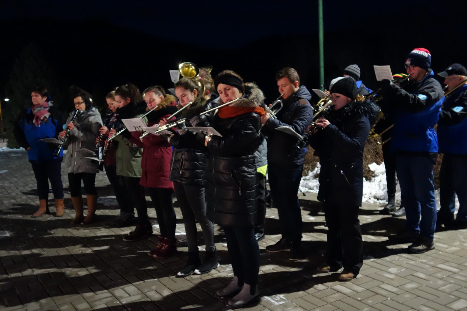 Fotogaléria Pietny akt pri príležitosti 73.výročia oslobodenia obce 19.1.2018 (10) Pietny akt pri príležitosti 73.výročia oslobodenia obce 19.1.2018